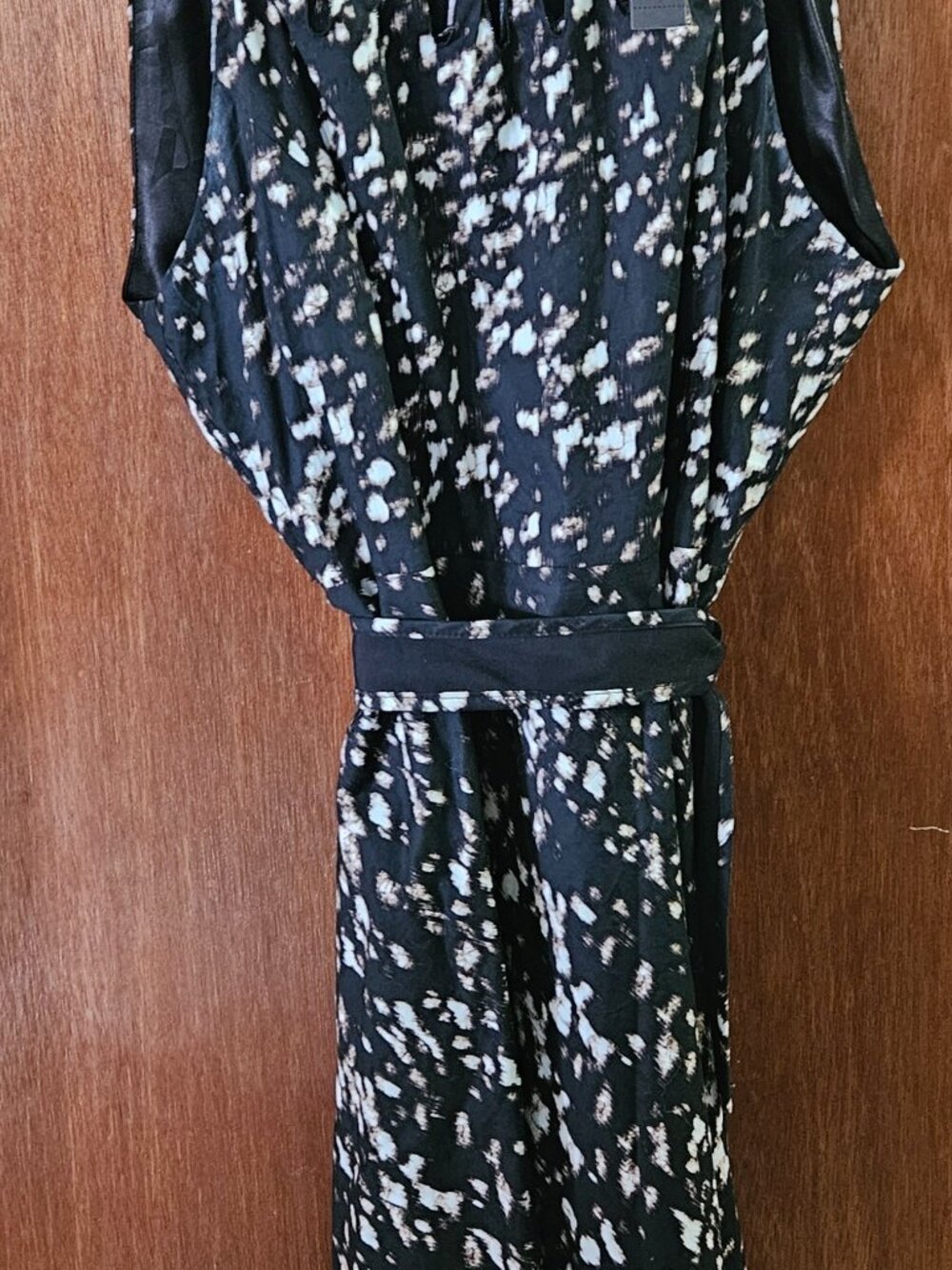 an Elie Tahari black sleevless dress size 14 US NWT